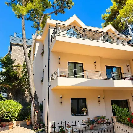 Vila Don House
