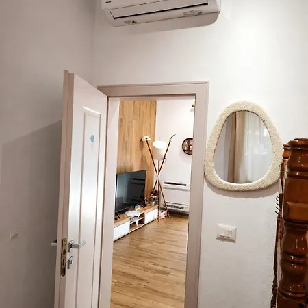 Don House * Golem (Tirana)