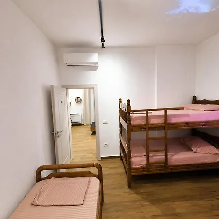 Vila Don House Golem (Tirana)