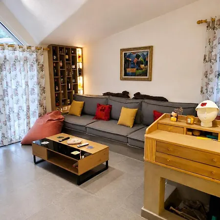 Don House Vila Golem (Tirana)