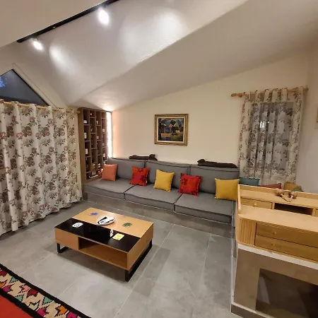 Don House Golem (Tirana)
